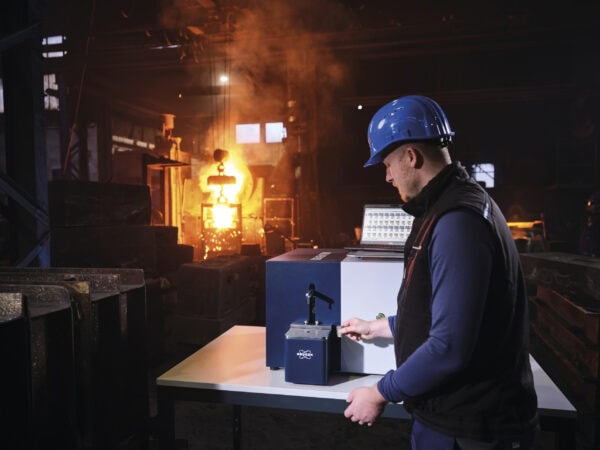 Q6 NEWTON Worker Foundry Bruker OES Metal Analyser scaled